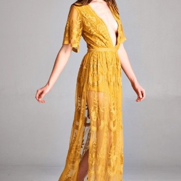 Dresses & Skirts - NWT Flowy boho maxi dress